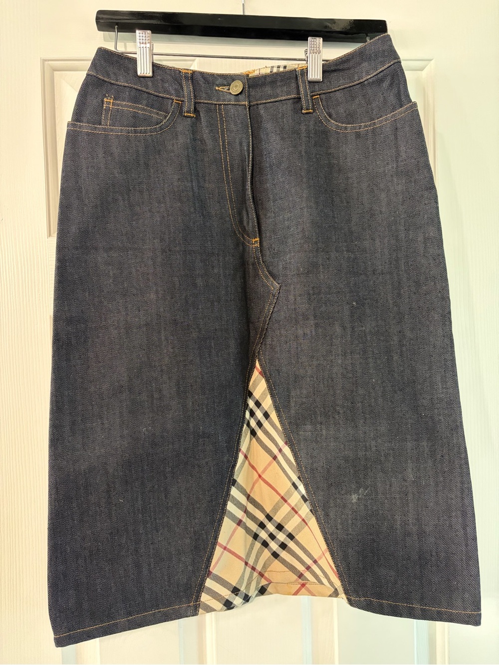 Burberry Dark Blue Relaxed Jeans with Signature Check Vent in front and back uk6